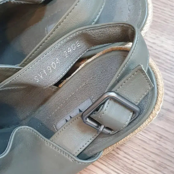 [BUNJANG] Vera Wang Wedge Heel Sandals 240 / 베라왕 웨지힐샌들 240