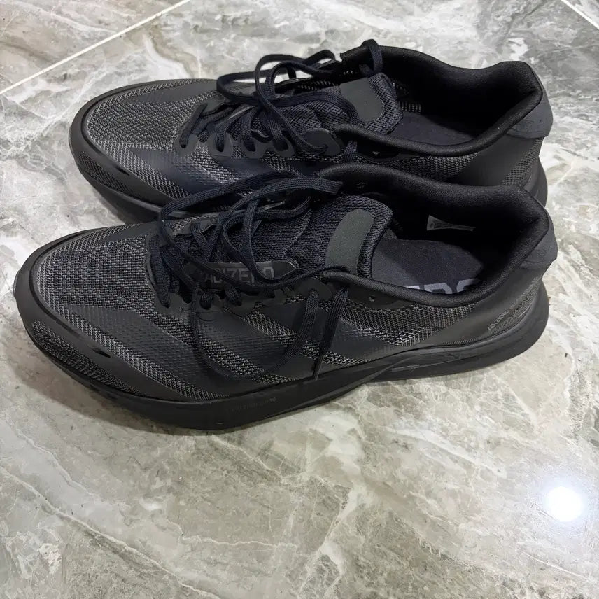 [SOLD OUT] 아디다스 보스턴 13 275 사이즈 판매합니다.