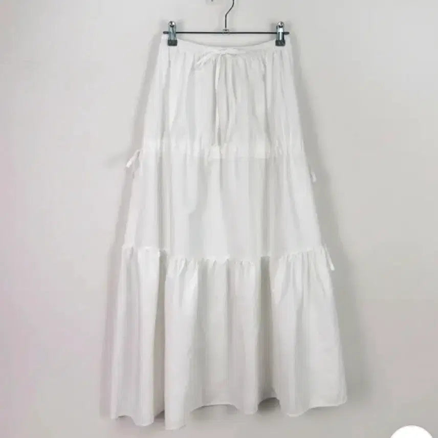 [BUNJANG] Unbranded Banded Long Ruffle Skirt - White / 허리밴딩 캉캉 롱스커트 화이트 FREE
