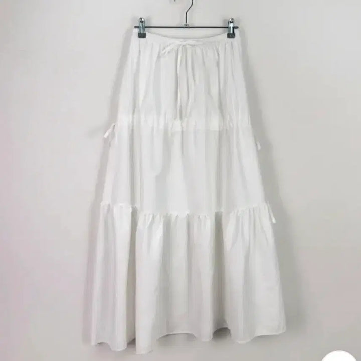 [BUNJANG] Unbranded Banded Long Ruffle Skirt - White / 허리밴딩 캉캉 롱스커트 화이트 FREE