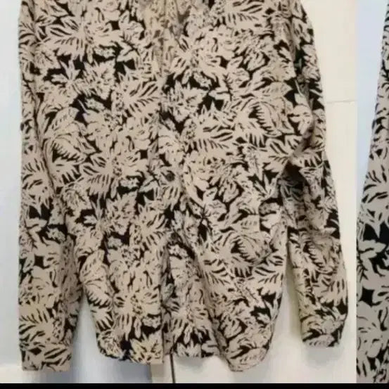[BUNJANG] Flower Pattern Blouse Shirt / 플라워 패턴 블라우스 셔츠