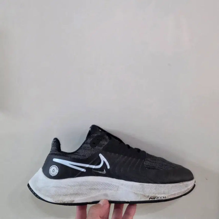 [BUNJANG] Nike Air Zoom Pegasus 38 Shield Running Shoes - Black/Dark Smoke Grey (Discontinued) / [270] 나이키 에어줌 페가수스38 쉴드 블랙다크스모크그레이ㅡ단종매물