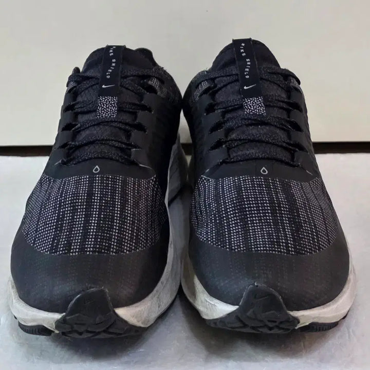 [BUNJANG] Nike Air Zoom Pegasus 38 Shield Running Shoes - Black/Dark Smoke Grey (Discontinued) / [270] 나이키 에어줌 페가수스38 쉴드 블랙다크스모크그레이ㅡ단종매물