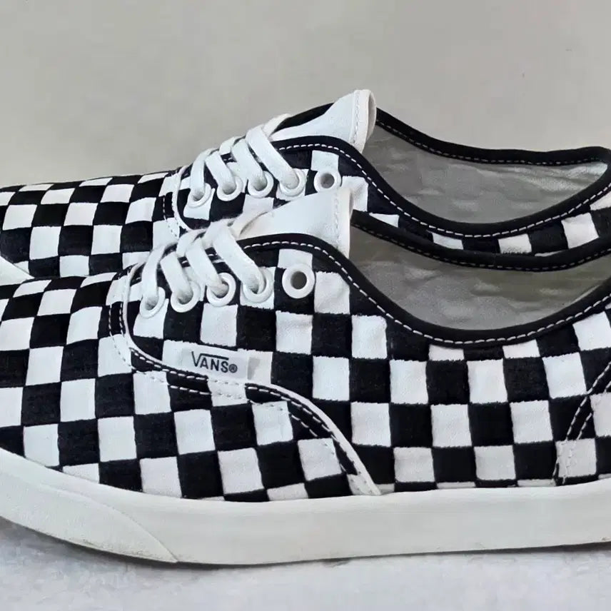 [BUNJANG] Vans Authentic Low Pro Embroidered Checkerboard - Japan Exclusive / [255] 반스 어센틱 로우 프로 엠브로이드-체커보드ㅡ일본발매판,최저가