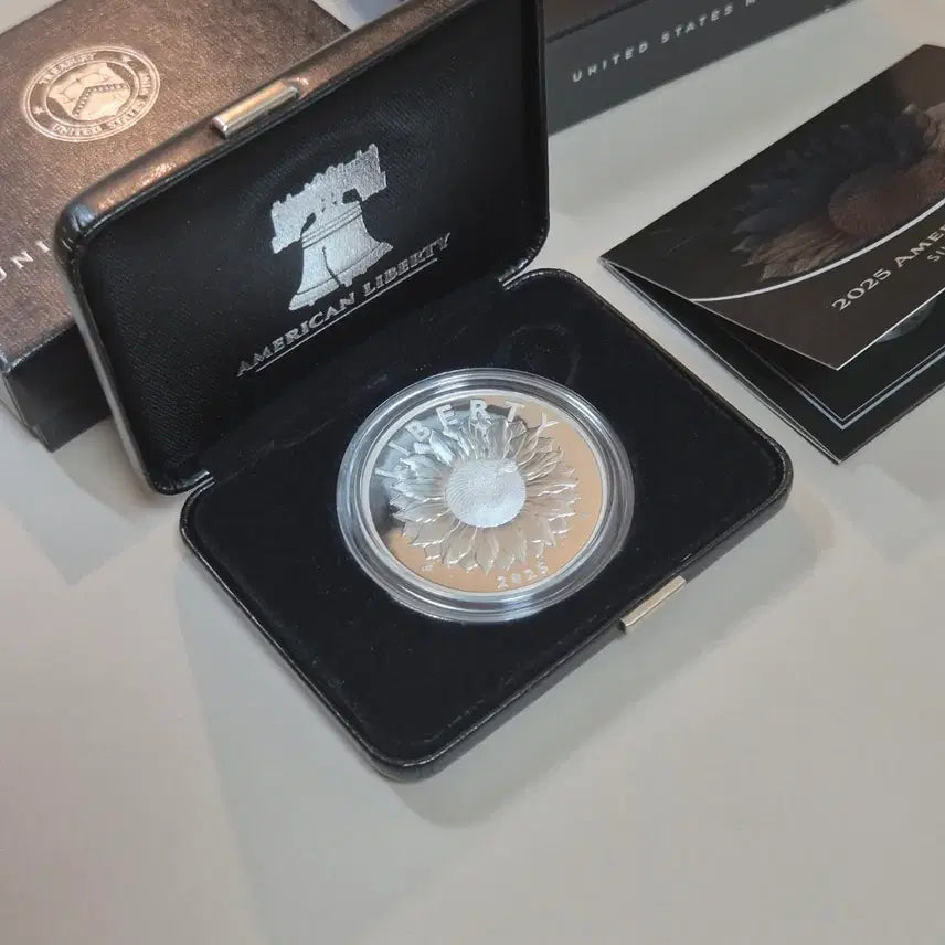 [BUNJANG] 2025 American Liberty Proof Sunflower Medal / 2025 아메리칸 리버티 프루프 메달 썬플라워 해바라기