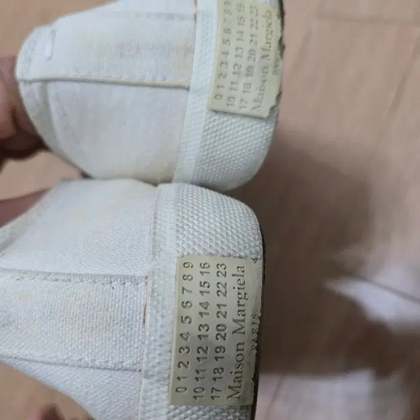 [BUNJANG] Maison Margiela Tabi Sneakers Ivory / 마르지엘라 타비 스니커즈 아이보리