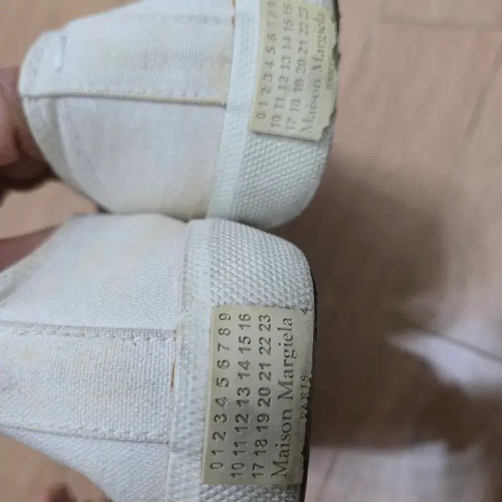 [BUNJANG] Maison Margiela Tabi Sneakers Ivory / 마르지엘라 타비 스니커즈 아이보리