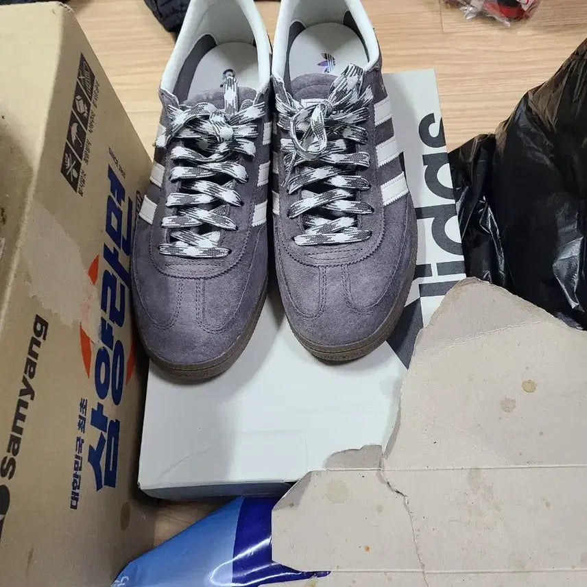 [SOLD OUT] 아디다스 스웨이드 운동화 회색