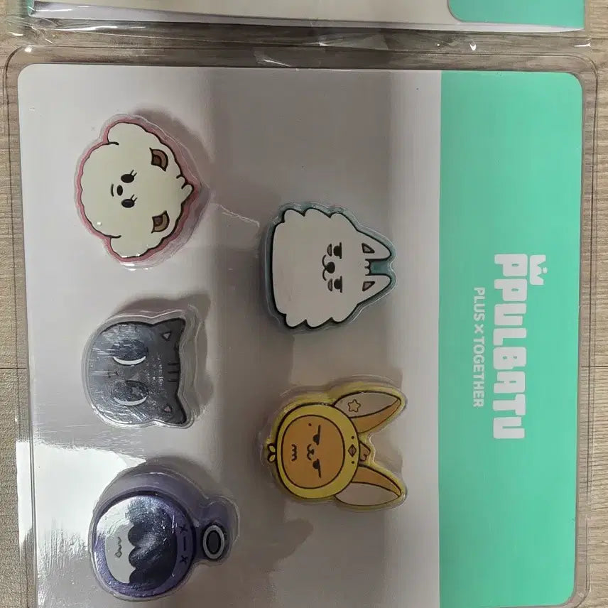 [SOLD OUT] [BUNJANG] Ppulbatu Badge &amp; Cable Tie Set / 뿔바투 뱃지 케이블타이 세트
