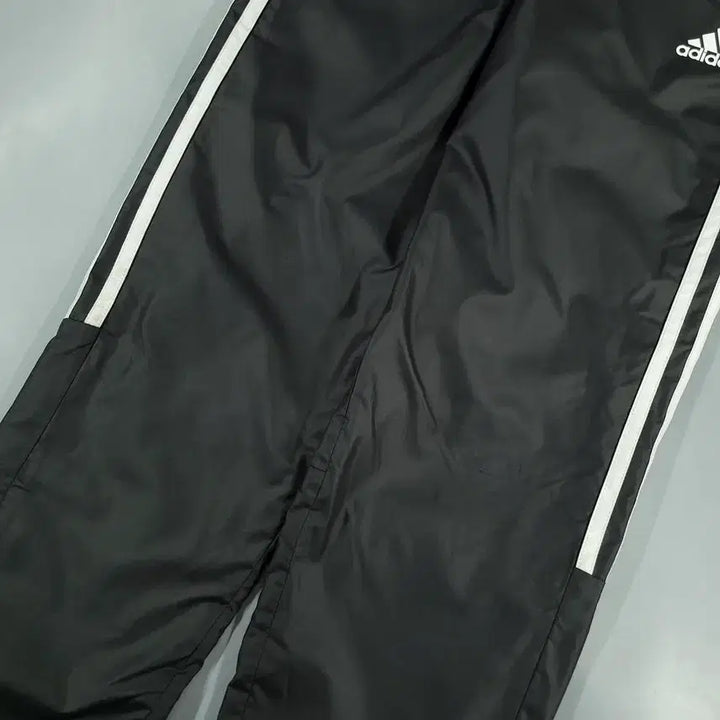 [BUNJANG] Adidas Kids Black Charcoal White Raglan Climastorm Sweatshirt Set / 아디다스 블랙 차콜 화이트 배색 로고 삼선 레글런 클라이마스톰 기모 바람