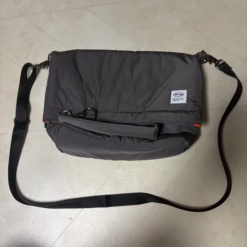 [BUNJANG] MMLG 3-Way Messenger Bag / MMLG 엠엠엘지 쿠션 3way 메신저백 그레이