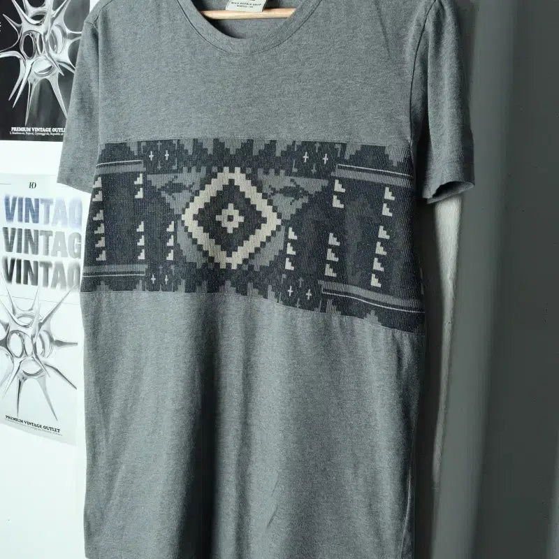 [BUNJANG] Beanpole Navajo Pattern T-shirt / W(XL) 빈폴 반팔 티셔츠 그레이 나바호패턴 유니크-17A00
