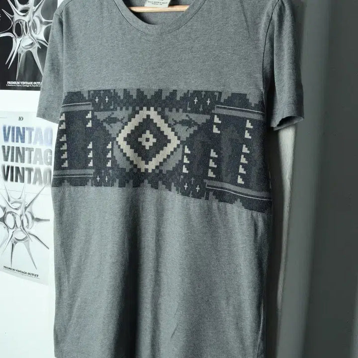 [BUNJANG] Beanpole Navajo Pattern T-shirt / W(XL) 빈폴 반팔 티셔츠 그레이 나바호패턴 유니크-17A00