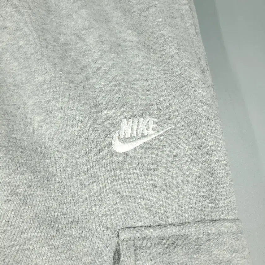 [SOLD OUT] 나이키 그레이 화이트 퓨추라로고 밴딩 기모 카고포켓 조거팬츠 스웻팬츠 트