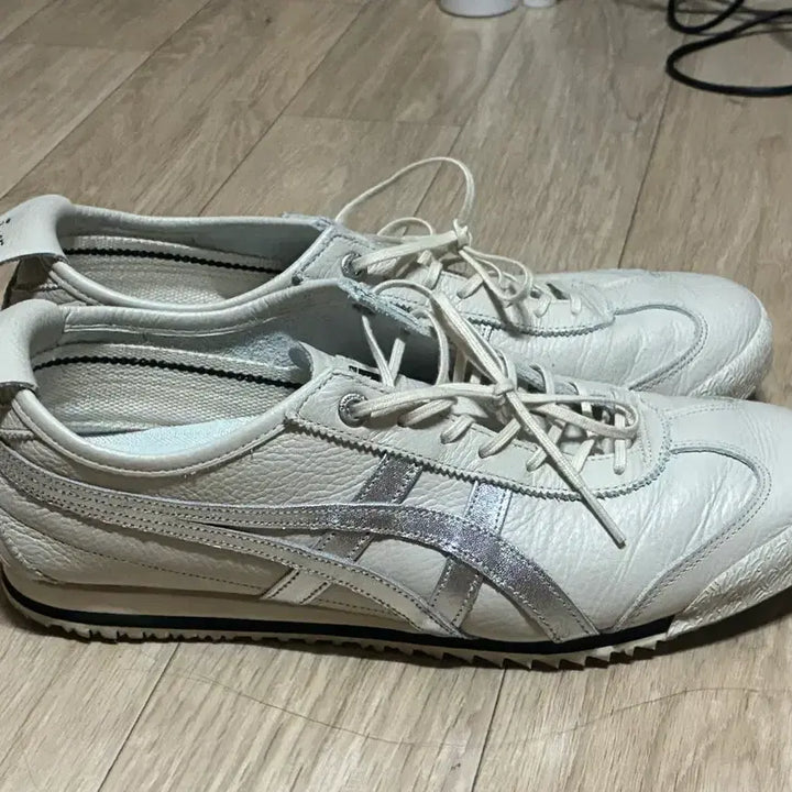 [BUNJANG] Onitsuka Tiger Mexico 66 White/Silver Sneakers / 오니츠카타이거 멕시코 66 흰/실버 255mm