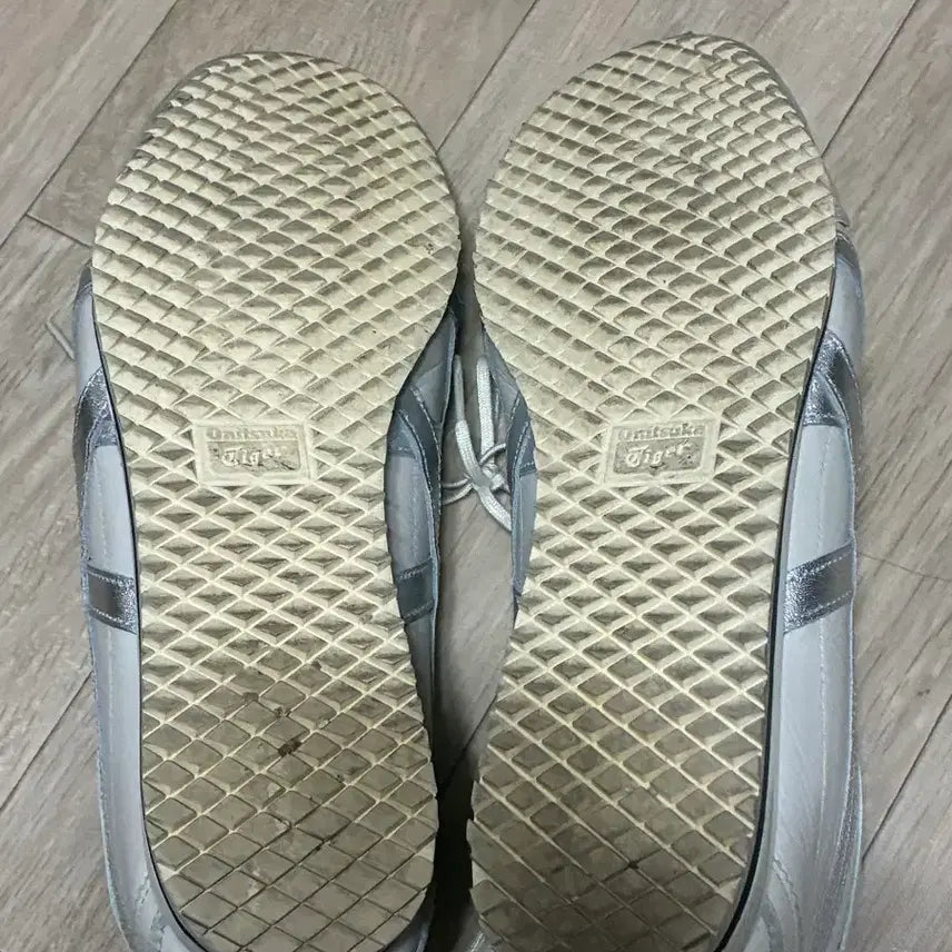 [BUNJANG] Onitsuka Tiger Mexico 66 White/Silver Sneakers / 오니츠카타이거 멕시코 66 흰/실버 255mm