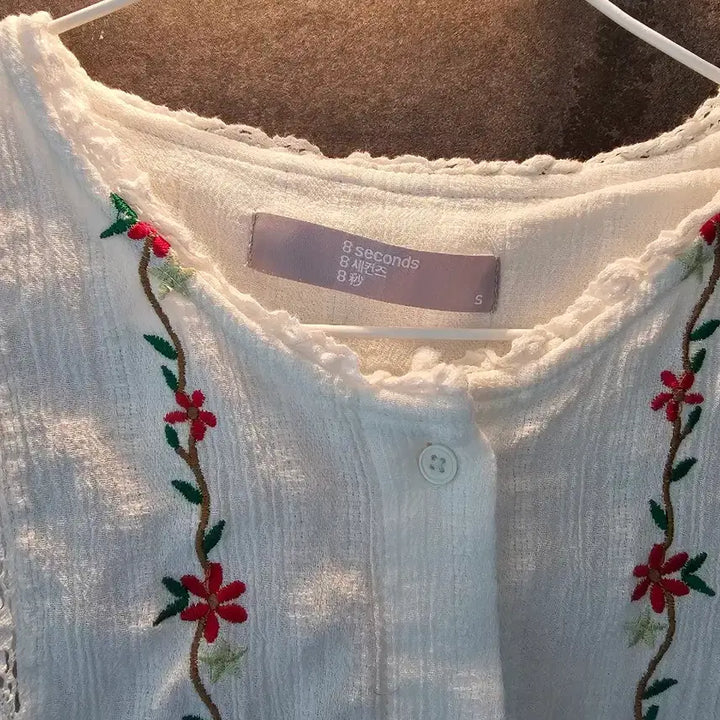 [BUNJANG] 8 Seconds Floral Embroidery Blouse - Size S / (에잇세컨즈) 꽃자수 블라우스 S
