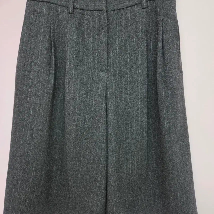 [SOLD OUT] 스튜디오 톰보이 울 스트라이프 버뮤다 M