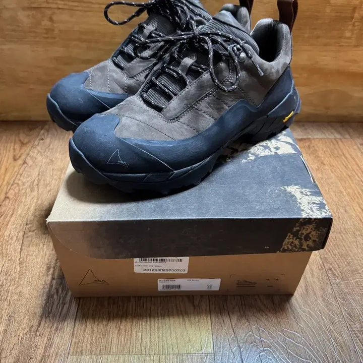 [SOLD OUT] [42] ROA 로아 하이킹 카타리나 브라운