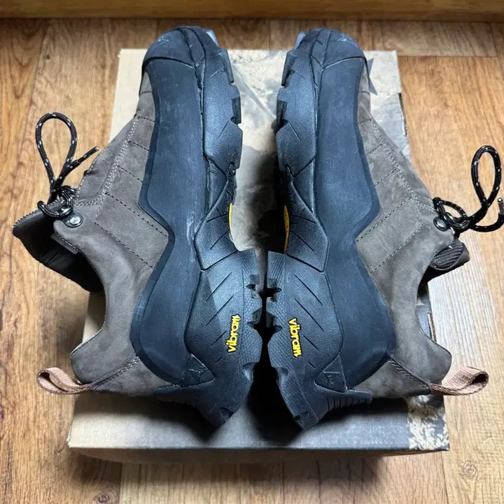 [SOLD OUT] [42] ROA 로아 하이킹 카타리나 브라운