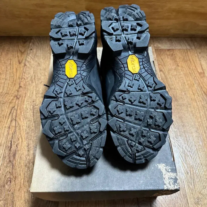 [SOLD OUT] [42] ROA 로아 하이킹 카타리나 브라운
