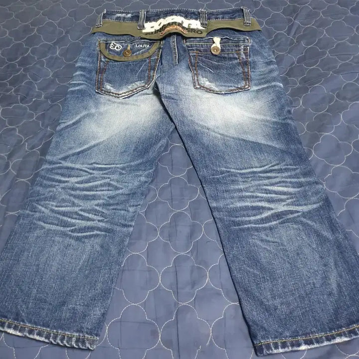 [BUNJANG] Vintage Lolita Jean Distressed Denim Pants / (빈티지) 로리타 진 에이징 워싱 7부 데님팬츠 블루 (M)