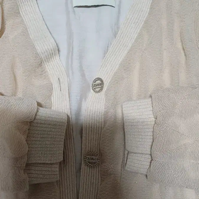 [SOLD OUT] MINE 마인 아이보리 펀칭 가디건