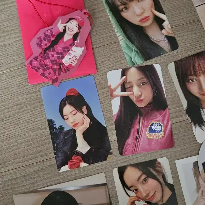 [BUNJANG] TWICE Strategy Album Bundle Set / 트와이스 Strategy 앨범 + 포토카드 굿즈