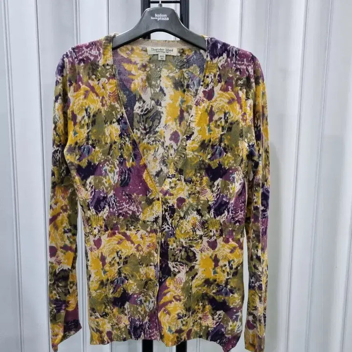 [SOLD OUT] Thursday Island 플라워 패턴 가디건