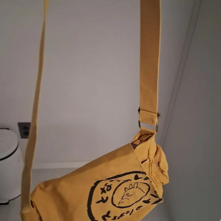 [BUNJANG] Totoro Yellow Messenger Bag / 토토로 더플백 메신저백 이웃집토토로굿즈 가방 크로스백