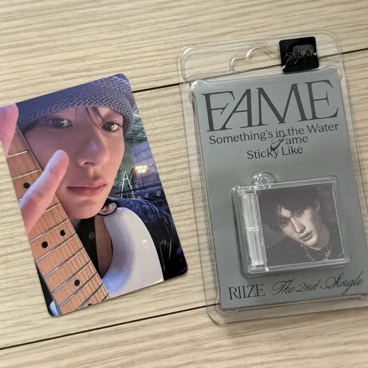 [BUNJANG] RIIZE Anton FAME Unsealed Smini + Photocard / 라이즈 앤톤 FAME 개봉스미니+포카 (앤톤스미니, 앤톤슴미니)