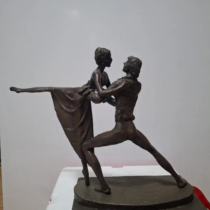 [BUNJANG] Kim, Bun Sculpture: Ballet Couple Statue / 발레 커플 동상 조각상 김번작품