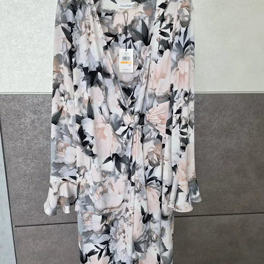 [BUNJANG] Calvin Klein Floral Wrap Dress (S) / 캘빈클라인 플로럴 랩 원피스 S사이즈 (미사용)