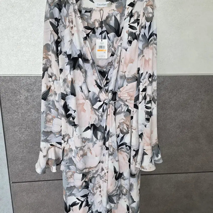 [BUNJANG] Calvin Klein Floral Wrap Dress (S) / 캘빈클라인 플로럴 랩 원피스 S사이즈 (미사용)