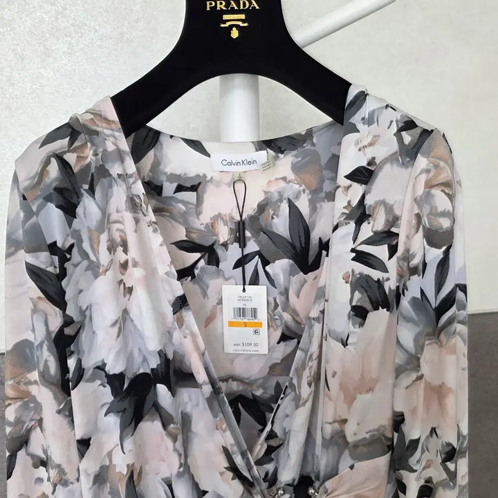 [BUNJANG] Calvin Klein Floral Wrap Dress (S) / 캘빈클라인 플로럴 랩 원피스 S사이즈 (미사용)