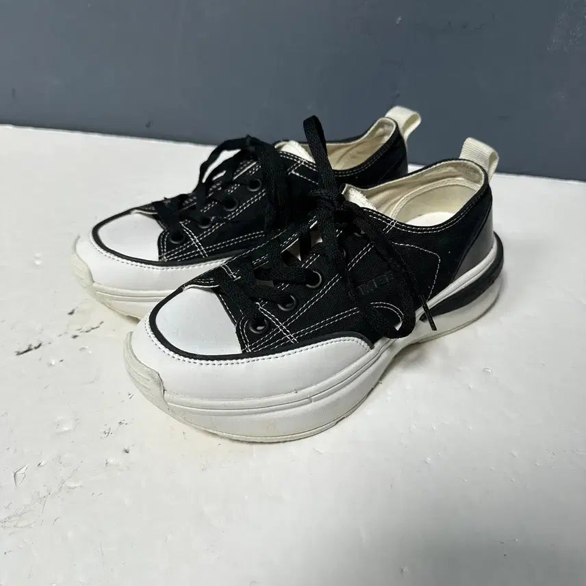 [BUNJANG] Umbro Tobi Black Canvas Sneakers / 225 엄브로 토비 블랙 캔버스 스니커즈