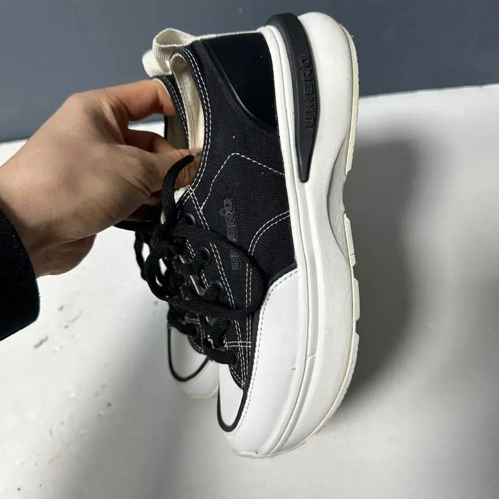 [BUNJANG] Umbro Tobi Black Canvas Sneakers / 225 엄브로 토비 블랙 캔버스 스니커즈