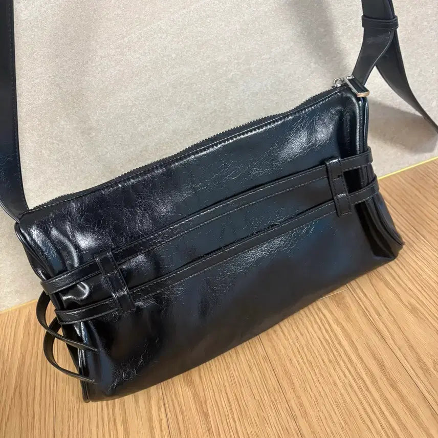 [BUNJANG] Matinkim Double Belted Mini Bag Black / 마땡킴 더블벨티드 스트랩 미니백 블랙