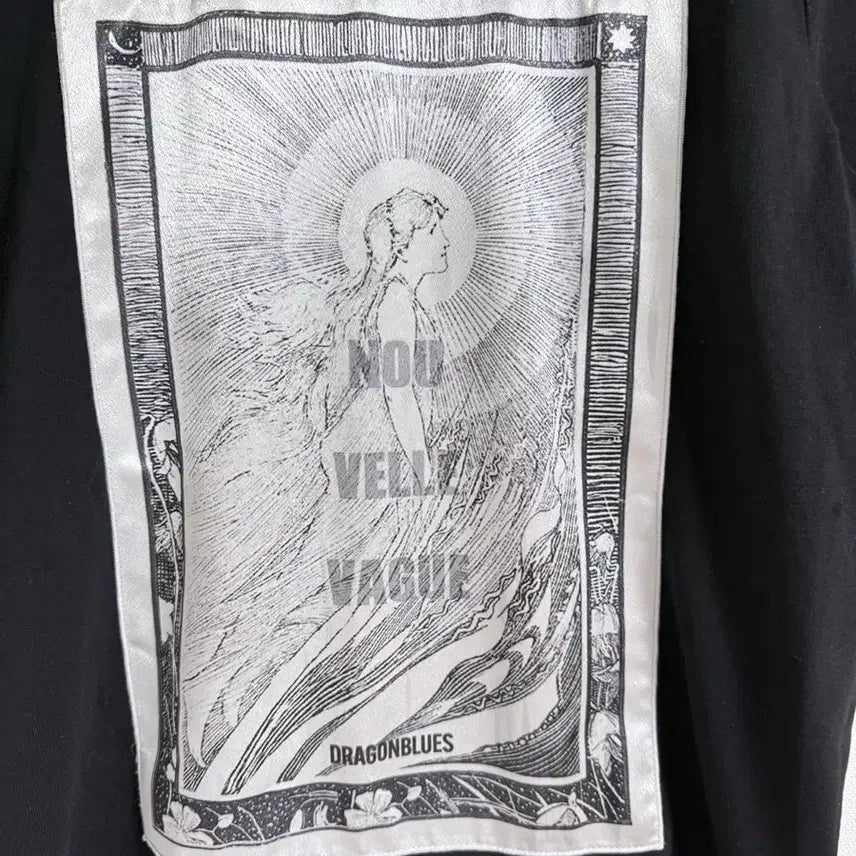 [BUNJANG] DRAGONBLUES Black Printed Short Sleeve T-shirt / DRAGONBLUES 검정색 프린팅 반팔 티셔츠