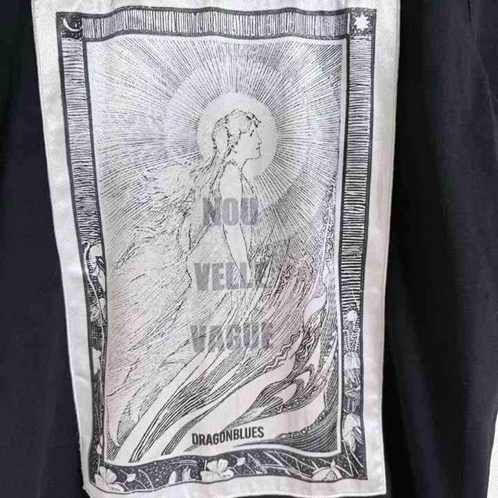 [BUNJANG] DRAGONBLUES Black Printed Short Sleeve T-shirt / DRAGONBLUES 검정색 프린팅 반팔 티셔츠