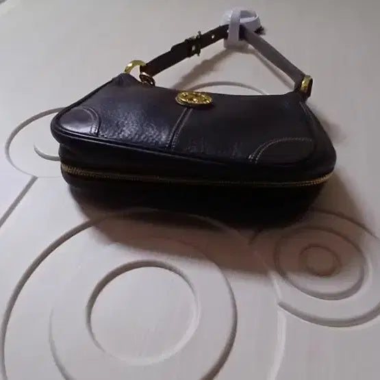 [BUNJANG] Metrocity Black Leather Mini Shoulder Bag / 메트로시티 블랙 가죽 미니 숄더백