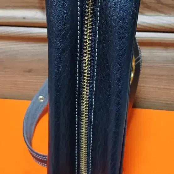 [BUNJANG] Metrocity Black Leather Mini Shoulder Bag / 메트로시티 블랙 가죽 미니 숄더백