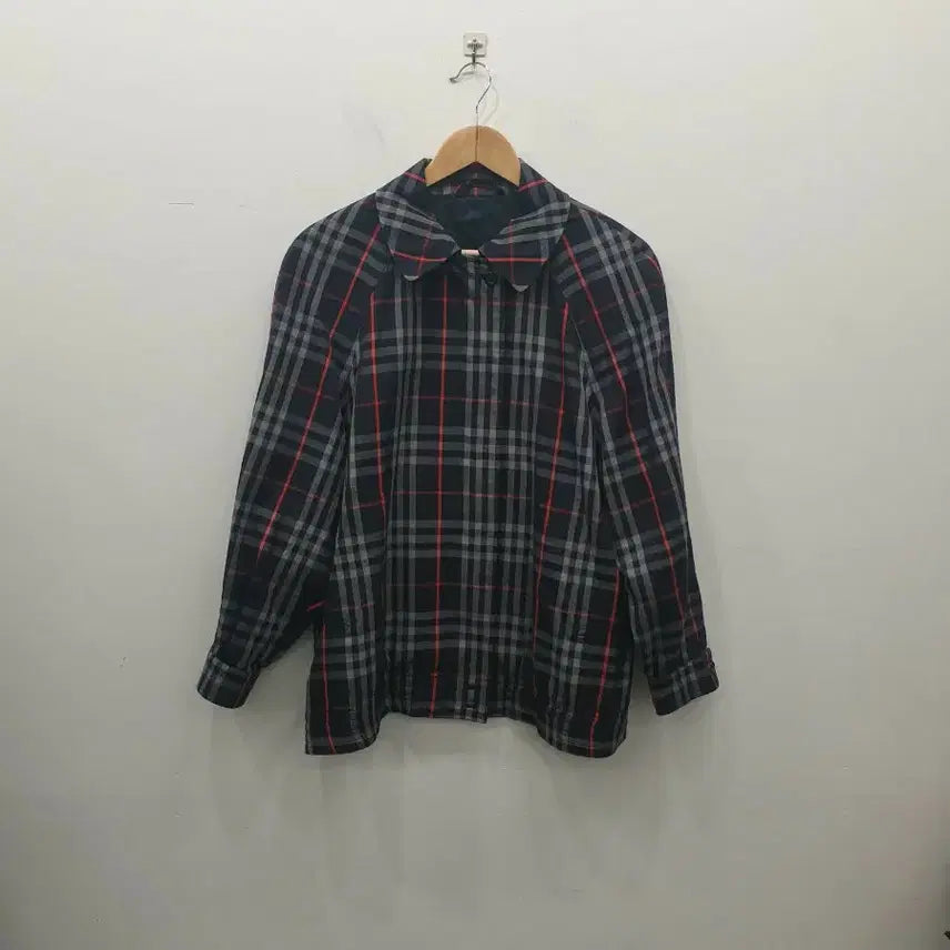 [SOLD OUT] 버버리 노바체크 집업 자켓 (66-77)