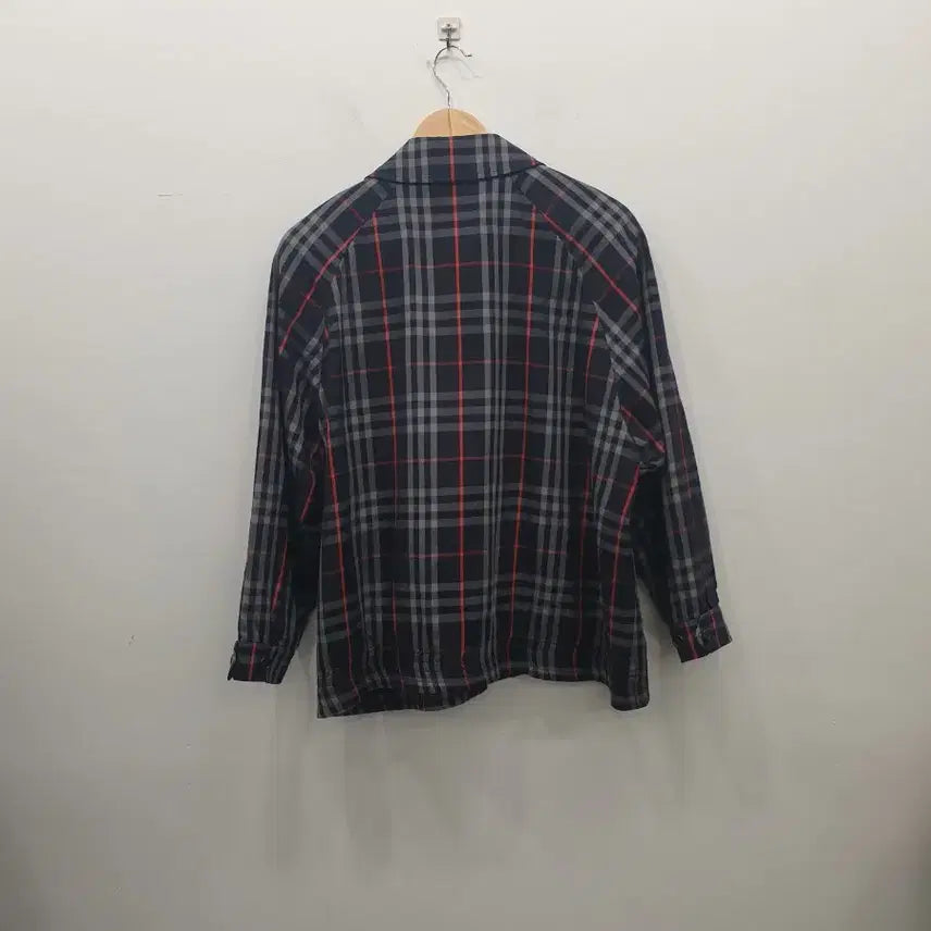 [SOLD OUT] 버버리 노바체크 집업 자켓 (66-77)