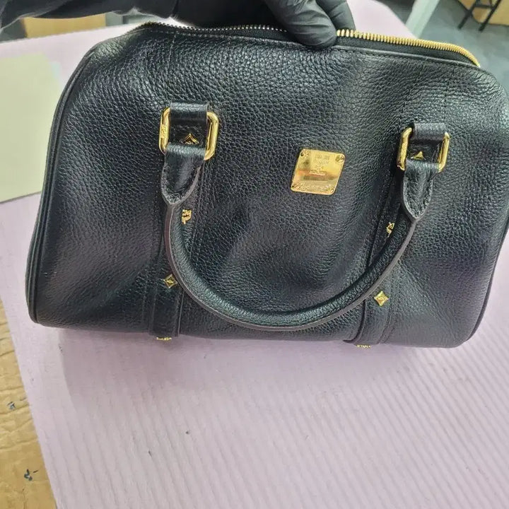 [BUNJANG] MCM Black Leather Boston Bag Tote / 고리깨징MCM 블랙 가죽 보스턴백 토트백