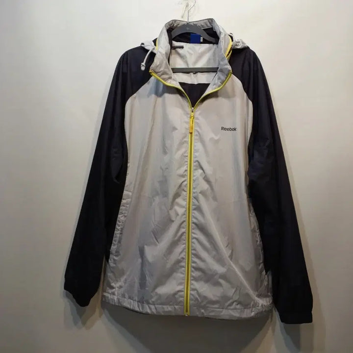 [BUNJANG] Reebok Windbreaker Jacket Black/Gray Size 110 / 리복 바람막이 자켓 블랙/그레이110사이즈봄가을  63251