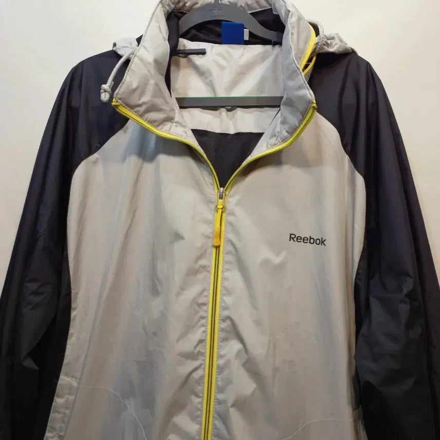 [BUNJANG] Reebok Windbreaker Jacket Black/Gray Size 110 / 리복 바람막이 자켓 블랙/그레이110사이즈봄가을  63251
