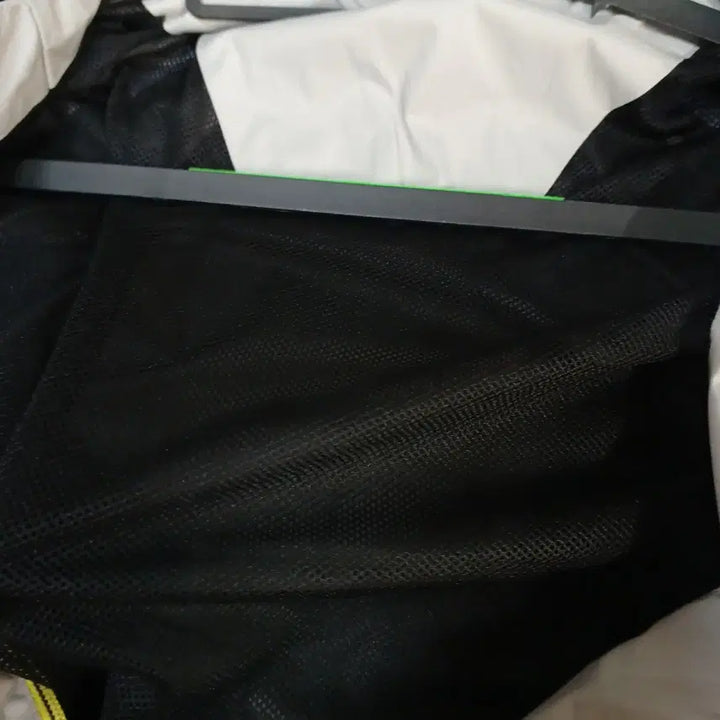 [BUNJANG] Reebok Windbreaker Jacket Black/Gray Size 110 / 리복 바람막이 자켓 블랙/그레이110사이즈봄가을  63251