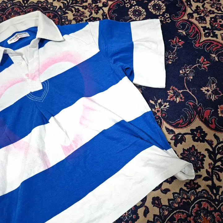 [BUNJANG] The Museum Visitor Heart Stripe Boxy Collar T-Shirt / 더뮤지엄비지터 하트 스트라이프 박시 카라티셔츠 Free