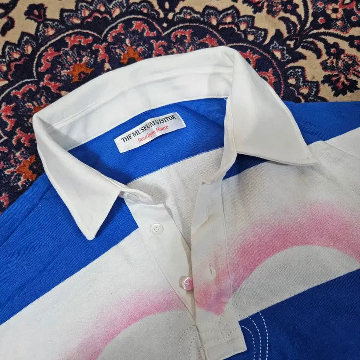 [BUNJANG] The Museum Visitor Heart Stripe Boxy Collar T-Shirt / 더뮤지엄비지터 하트 스트라이프 박시 카라티셔츠 Free